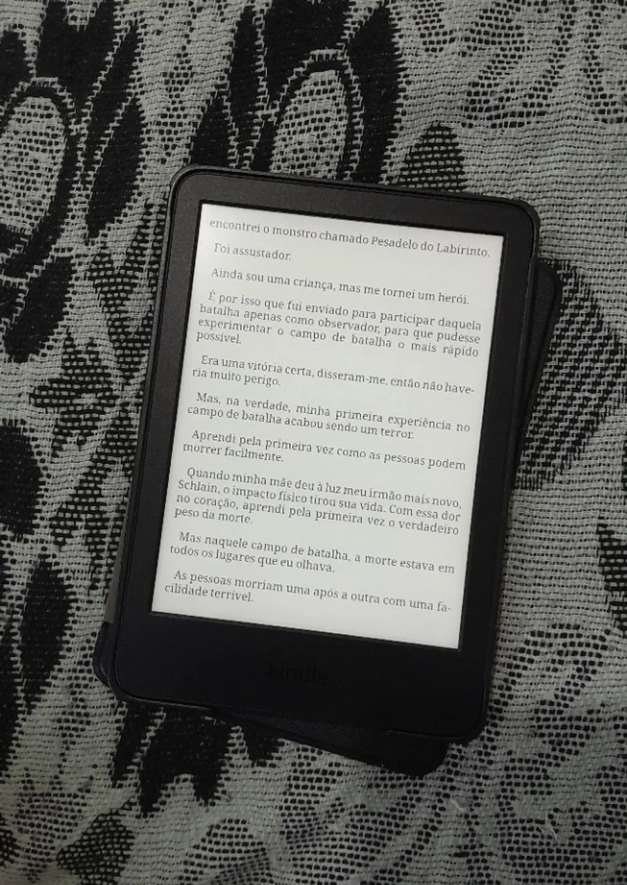 Kindle 11ª geração + capinha + carregador original