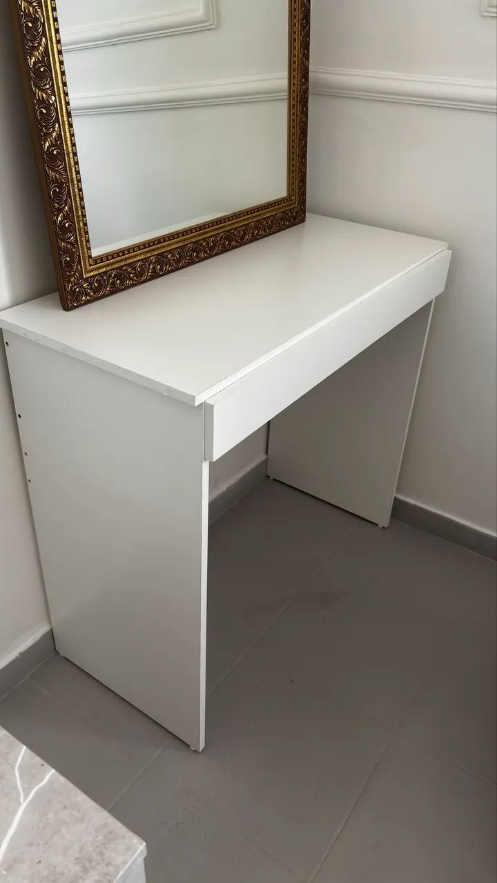 Mesa/ aparador 