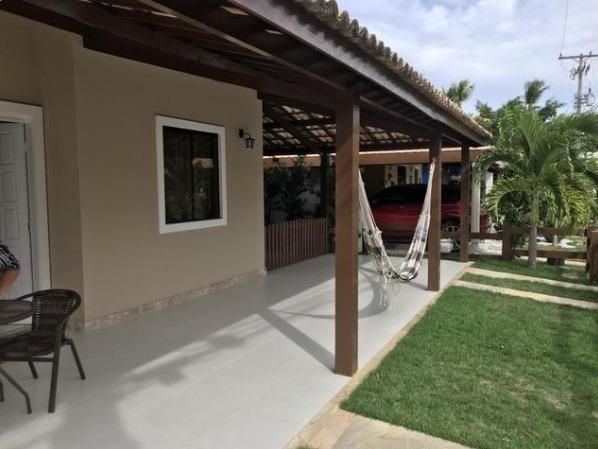 Casa no Residencial Praia de Buraquinho com 4/4 e 250m² no por R$ 720 mil!