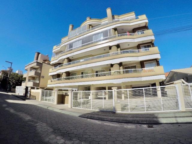 Apartamento 03 Dormitórios mobiliado a poucos metros do mar