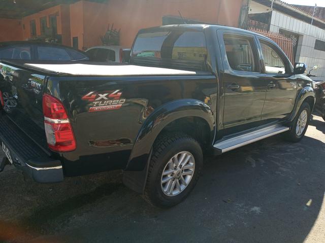 TOYOTA HILUX CD 4×4 AUTOMATICA SRV 2014 Completa