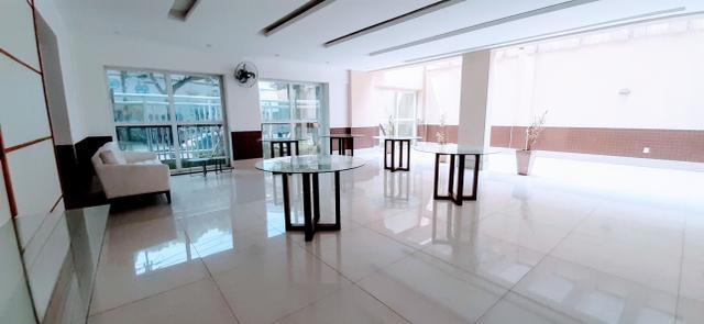 Apartamento (Tijuca) Lindo Varandinha 2quartos Suíte Cozinha Americana Vaga Escriturada - Foto 10