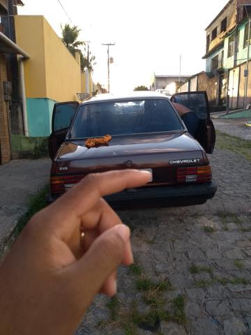 Vendo Monza 1.8 álcool - Foto 5