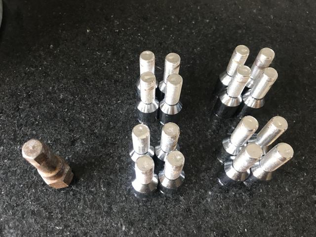 Kit Parafusos allem inox nunca usado - Foto 3