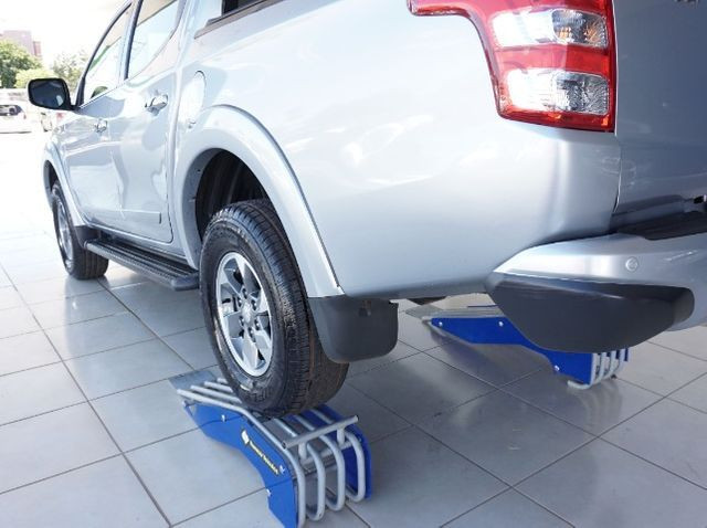 Mitsubishi L200 Triton Sport 2.4 DID-H HPE 4WD (Aut) 17/18 - Foto 14