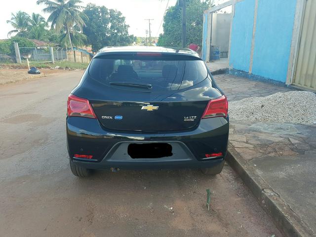 Chevrolet Onix - Foto 2
