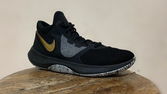 tenis de basquete 42