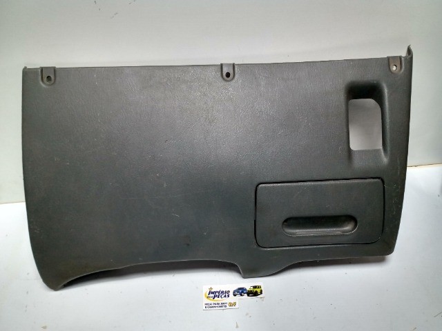 Acabamento Inferior Painel Tracker 08 C/Detalhe Cinza #14800