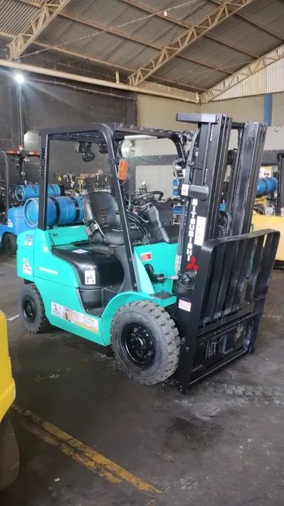 Empilhadeira mitsubishi modelo fg25n ano 2014 triplex com deslocador 2,5 ton 