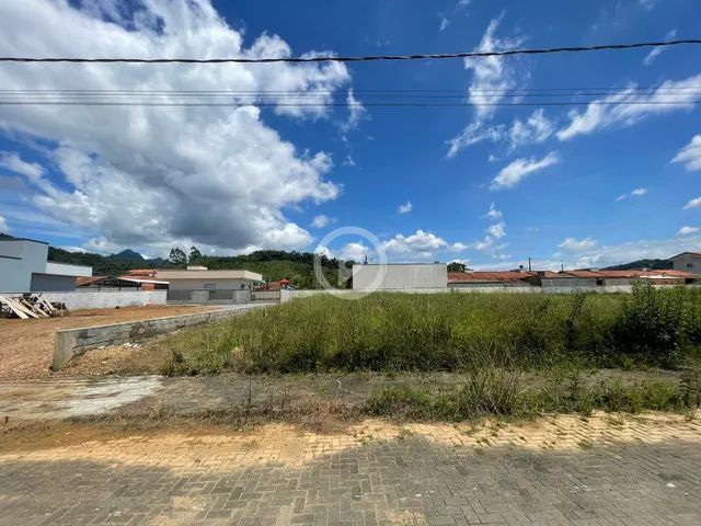Terreno com 15 metros de frente proximo ao centro de Guaramirim