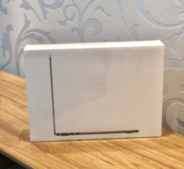 MacBook Air M3 2024 13.6 8GB/ 512SSD