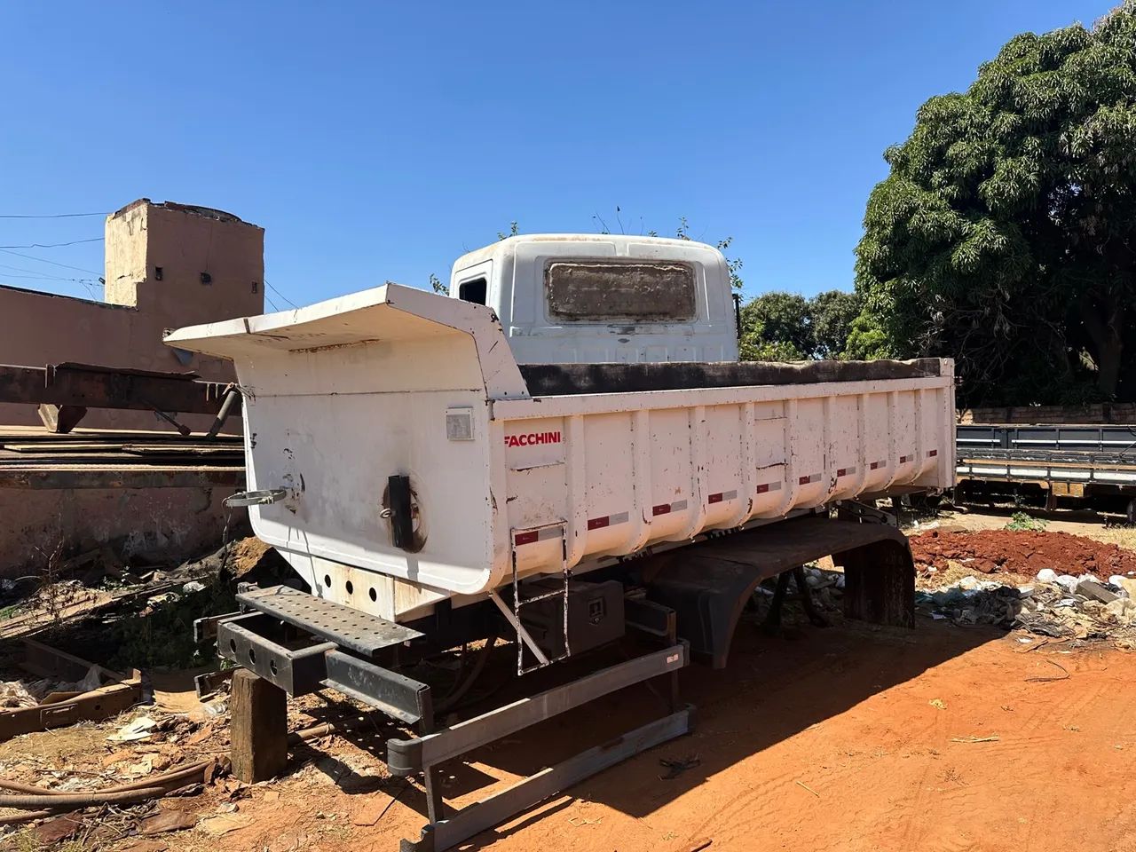 Caçamba fachini 10Mts