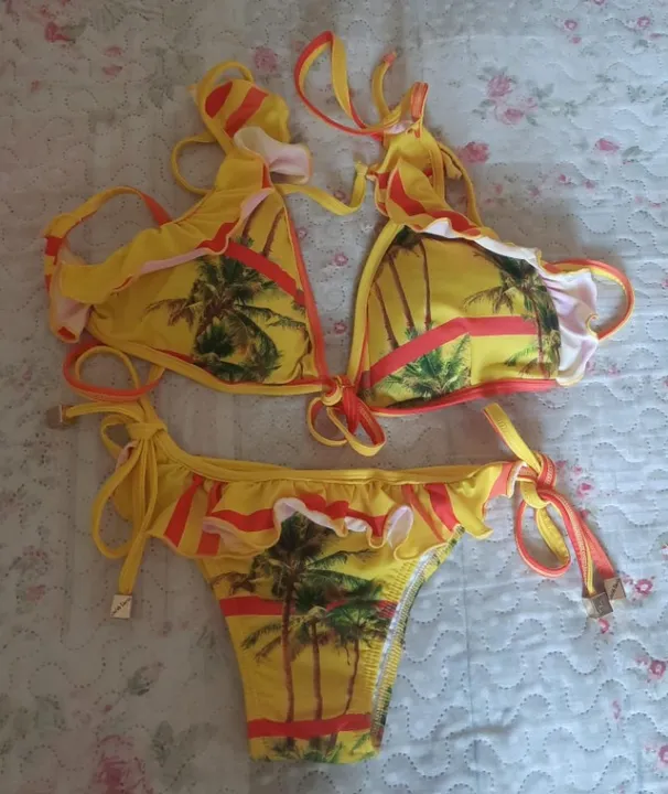 Biquini sol de verão