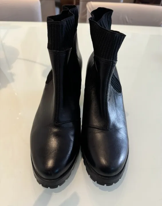 Bota Feminina de Couro Corello