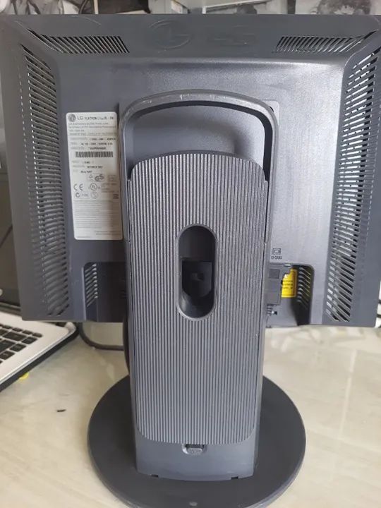 Monitor lg 15" Flatron L1550s base com ajuste de altura - Foto 3