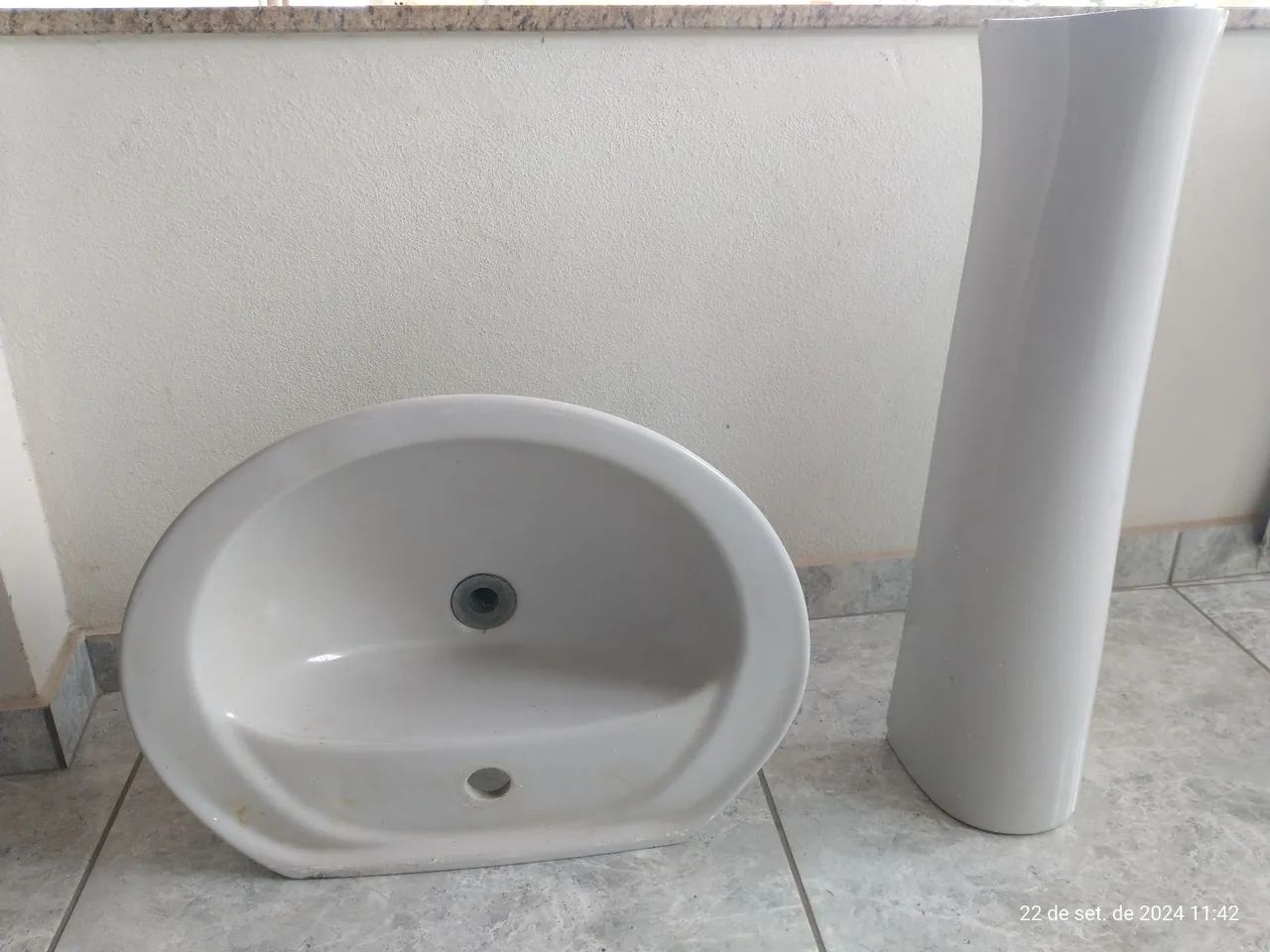 Pia com coluna. Não abaixo mas o valor