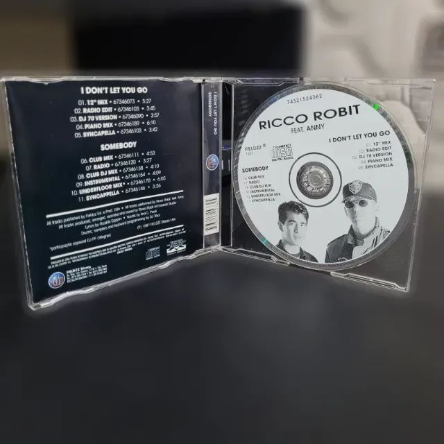 CD Ricco Robit Feat. Anny - I Don't Let You Go & Somebody (Single - Fieldzz - 1997) Usado - Foto 2