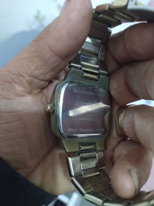 Vendo um relógio ? dourado quartis  - Foto 4