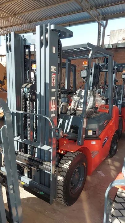 EMPILHADEIRA HELI 2,5 TON - NOVA 2024 - ELÉTRICA / GÁS GLP - Foto 2