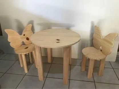 Conjunto Mesa e Cadeiras Infantil de borboleta em Madeira  - Foto 2