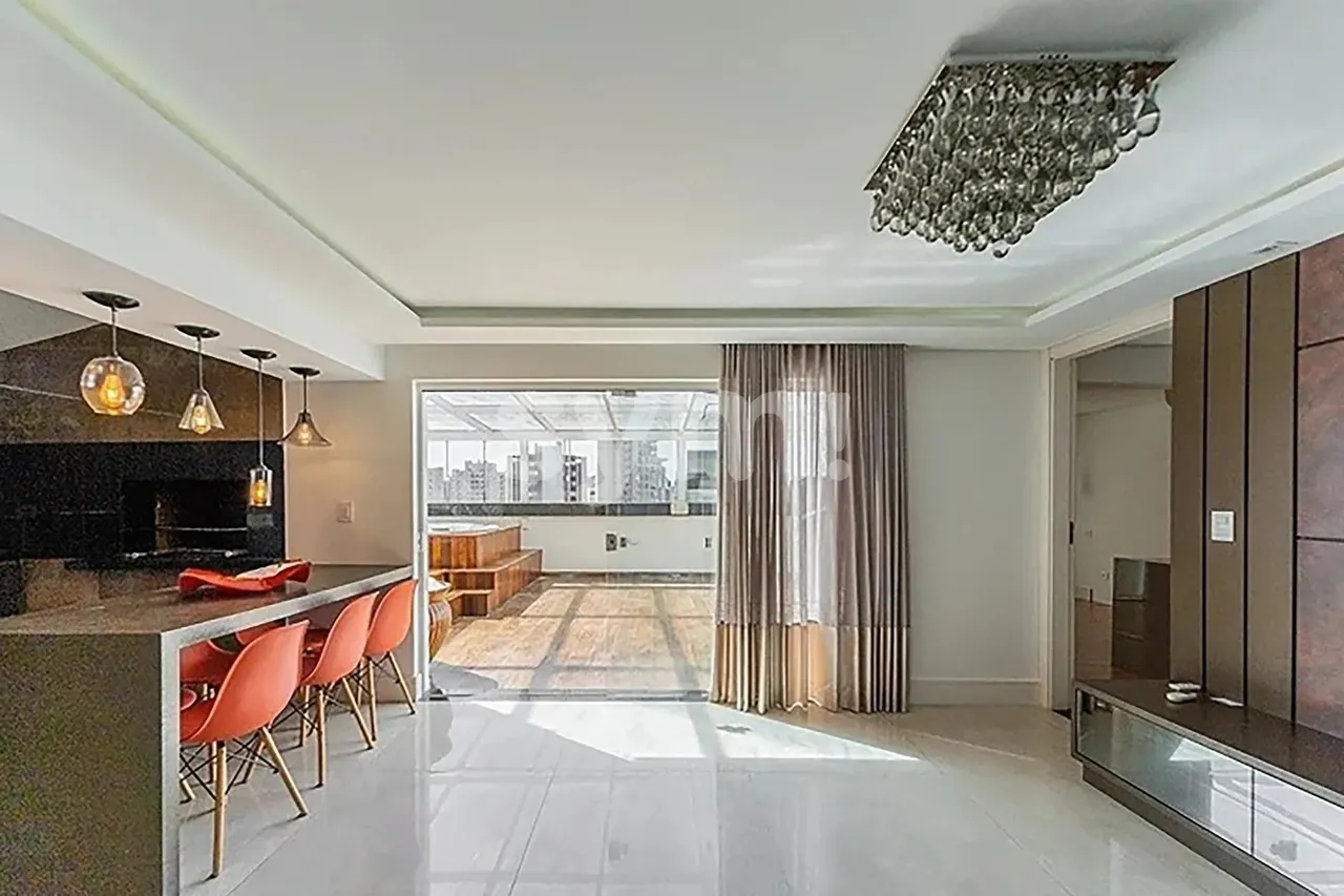 Cobertura 4 Quartos Água Verde 222m²