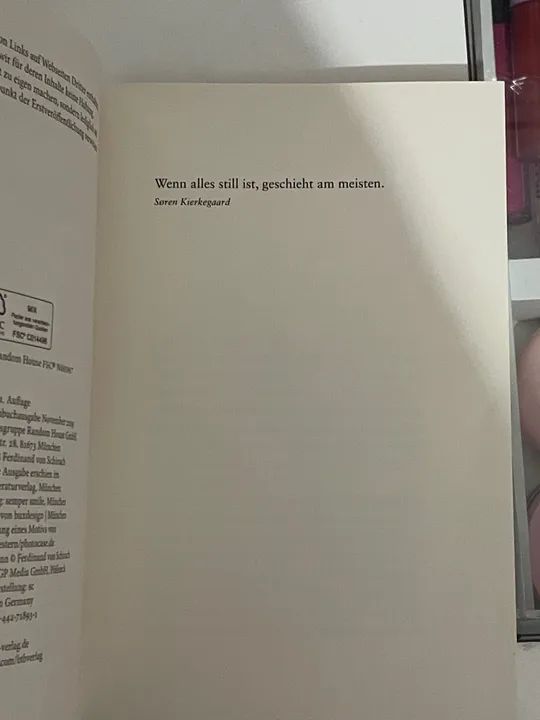 Livro em alemão  Strafe - Ferdinand von Schirach - Foto 3