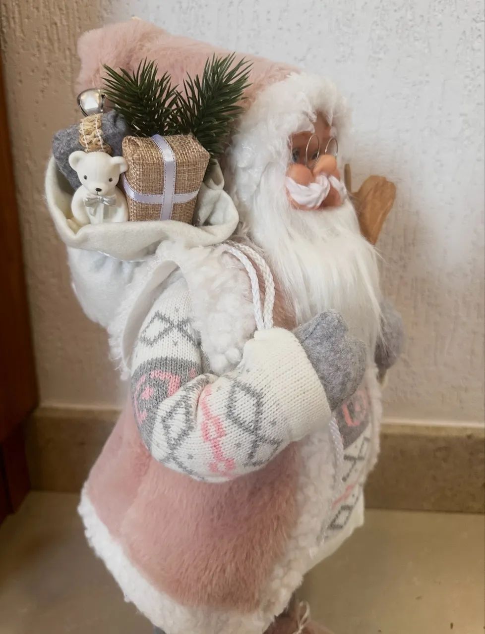 PAPAI NOEL EM PE ROSA CANDY - 45 cm - Foto 4