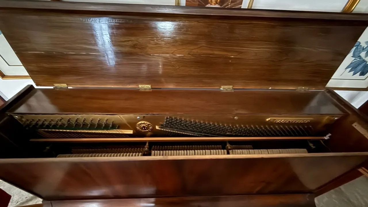 Piano  acústico vertical 138 B mais conservado do planeta - Foto 4