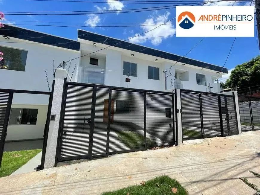 Casa geminada duplex com entrada independente com 3 quartos sendo 01 com suite à venda, 11