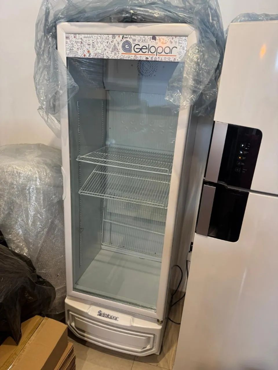 Geladeira Expositora Gelopar 414L - Nunca usada