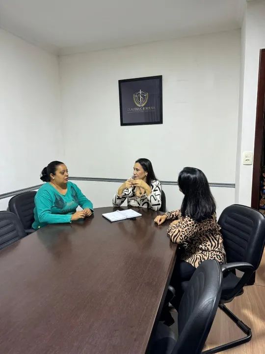 MESA DE REUNIÃO ESTILOSA, MADEIRA PURA 2,50 x 1,20 - Foto 6