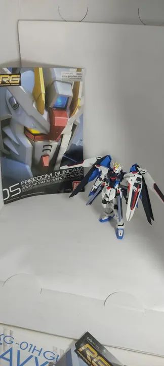 Freedom Gundam - 1/144 - Bandai