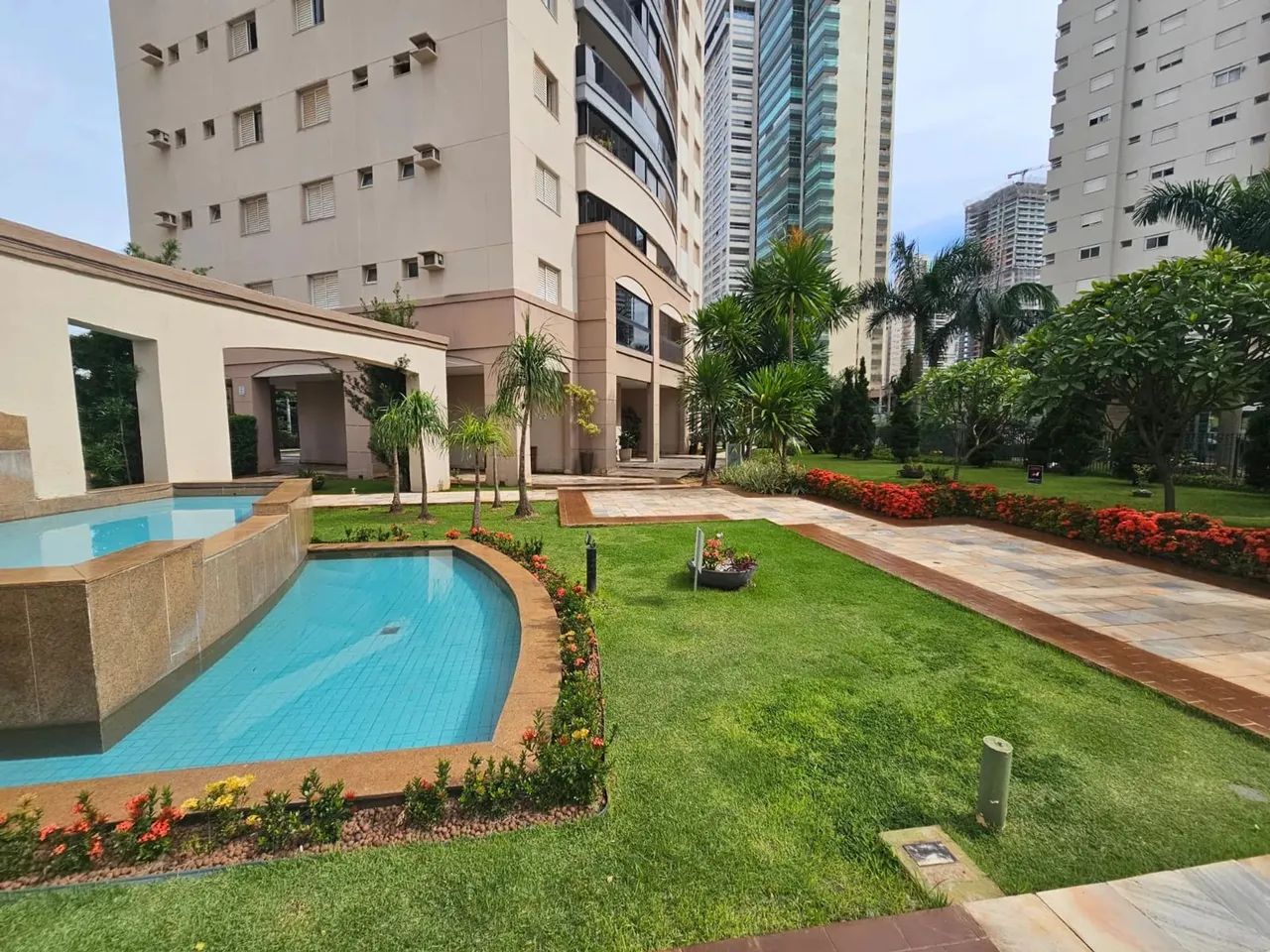 Apartamento para alugar com 88m2, 3 quartos sendo 1 suíte, Jardim Goiás, orla do Parque Fl