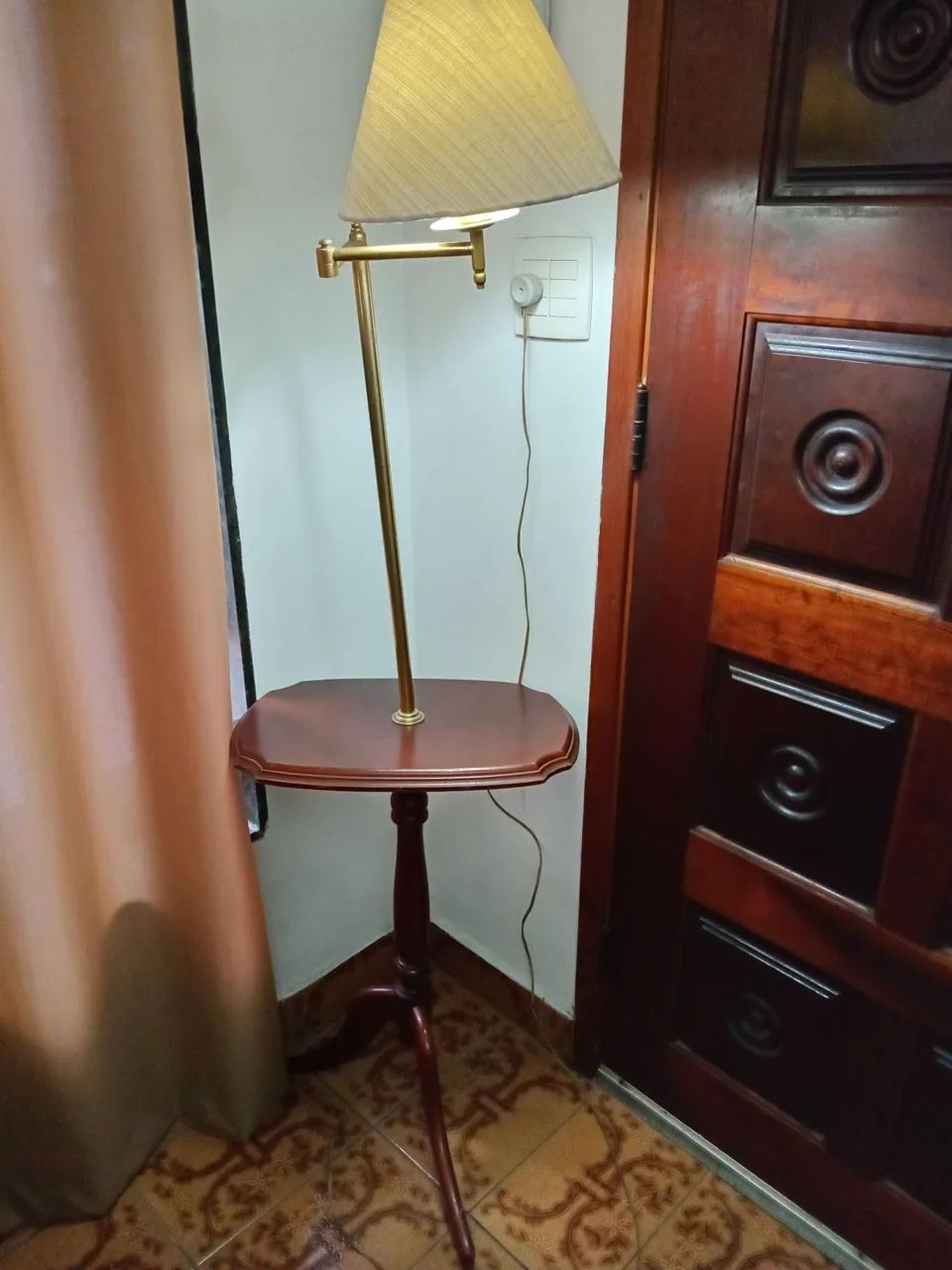 Abajur de chão vintage anos 60 lê descrição  - Foto 2