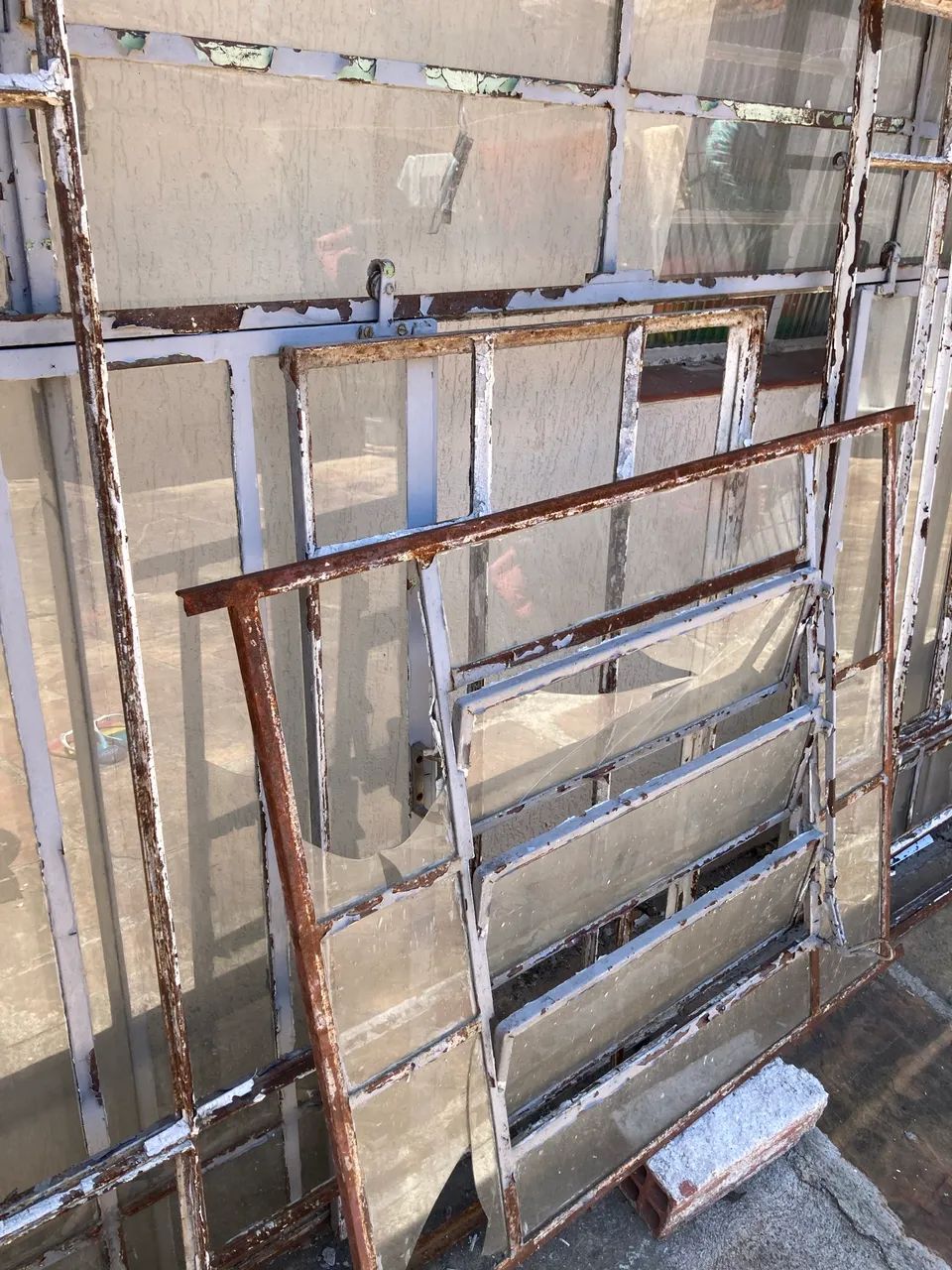 Vendo todas estas 3janelas de ferro,  - Foto 4