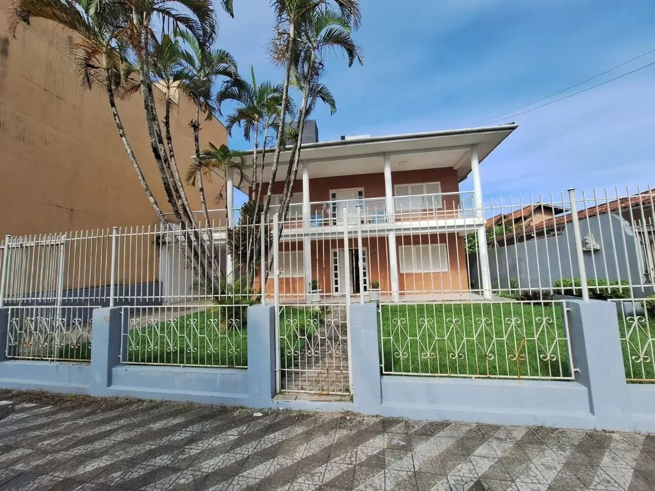Sobrado 5 dormitórios à venda Centro Balneário Piçarras/SC