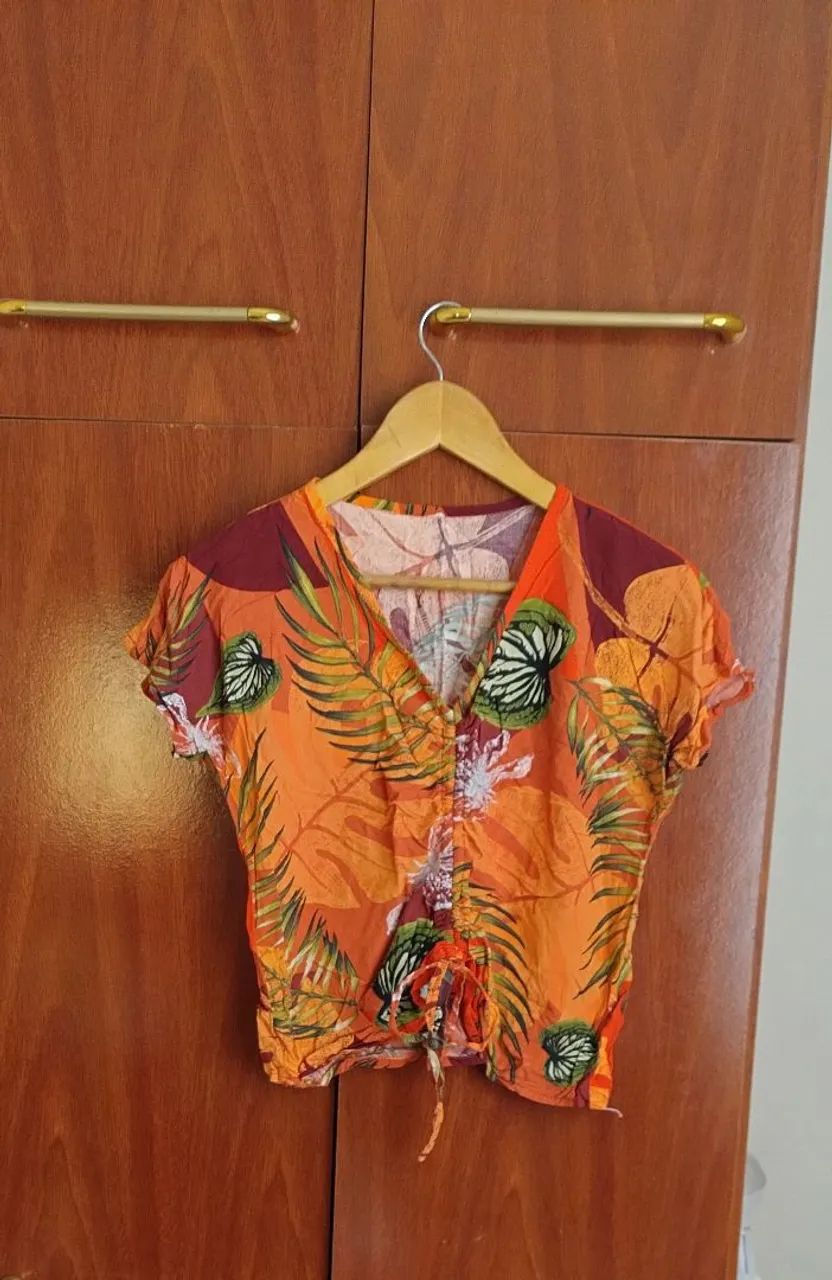 Camiseta estampada coral.