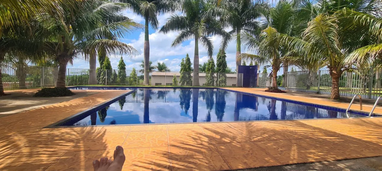 Vendo terreno 400m2 escriturado no condomínio salto das bananeiras II em ivailandia 