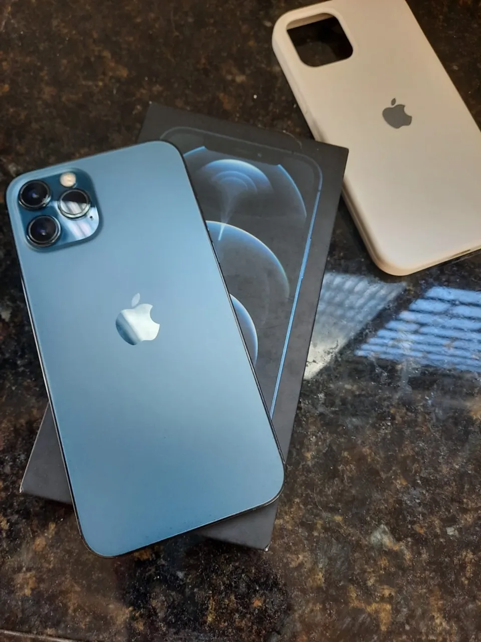 iPhone 12 Pro 256GB na Caixa