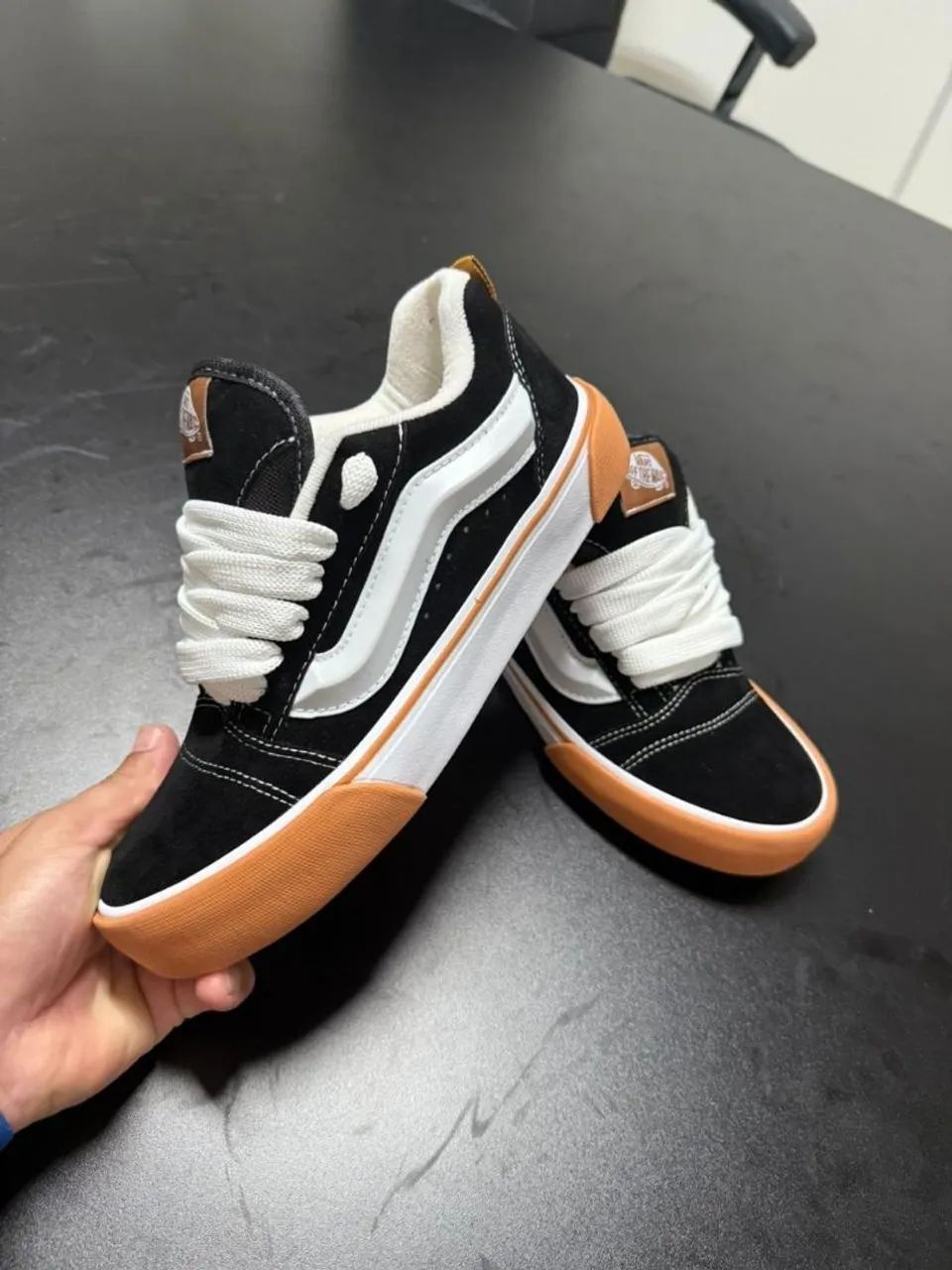 Tênis Vans Tenis Preto Com O Solado Marrom Tênis Vans Old Skool