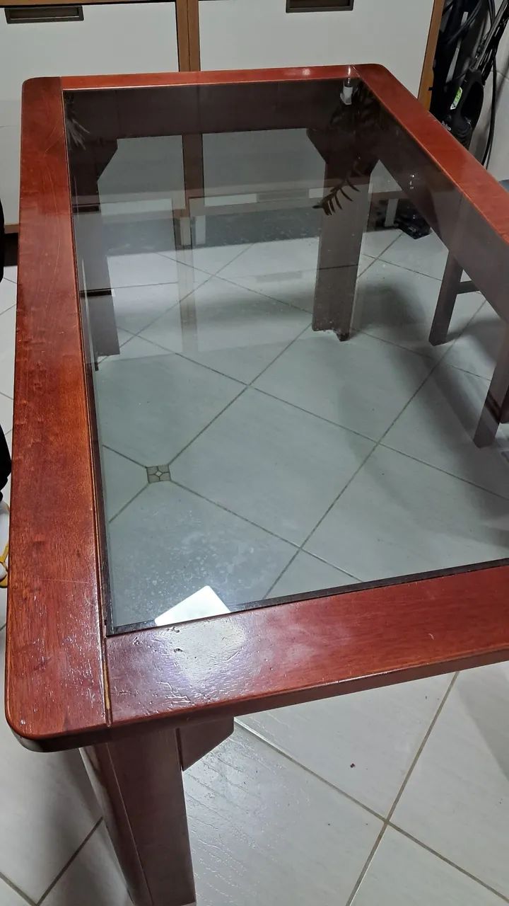 Mesa de madeira com tampo de vidro  - Foto 2