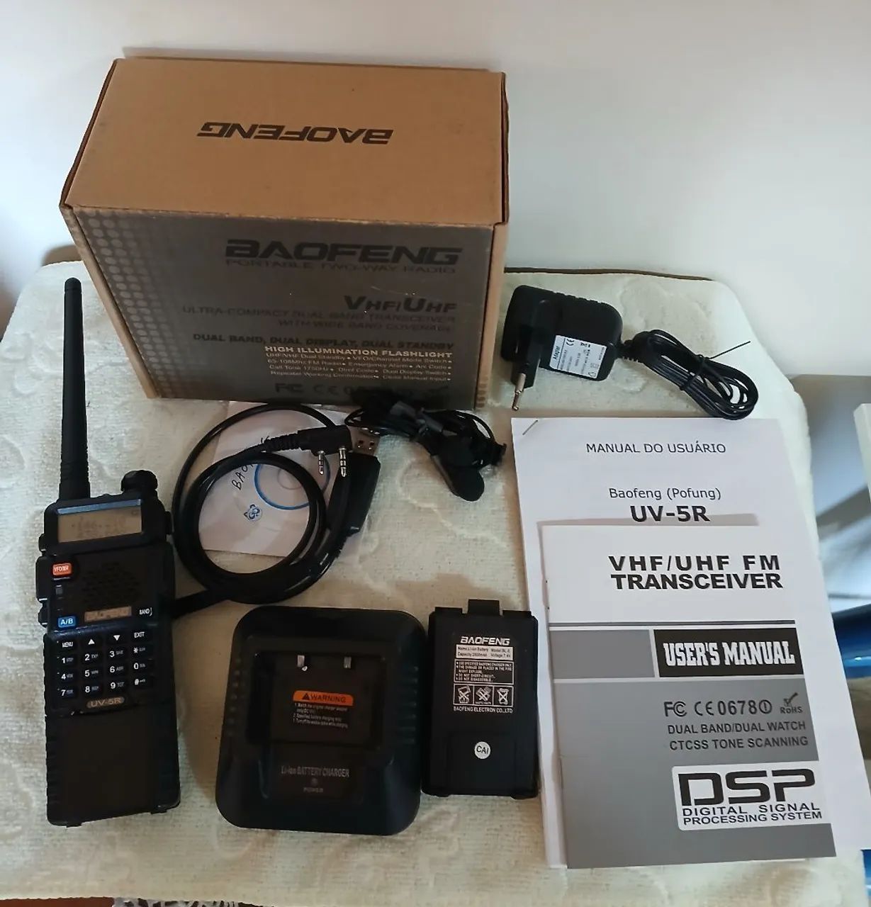 HT Baofeng UV-5R VHF/UHF e acessórios com 2 baterias 