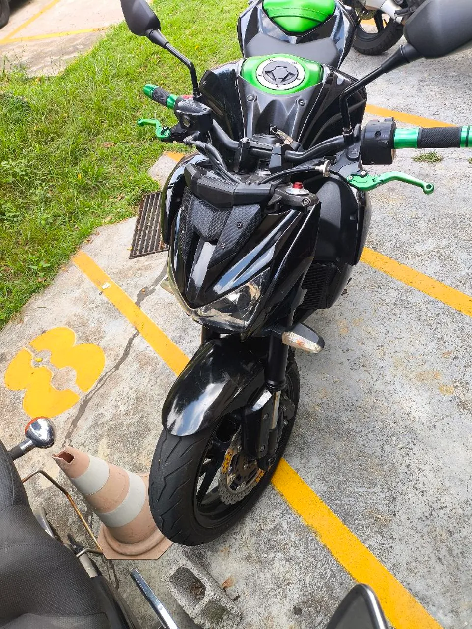 Motos KAWASAKI Z-800 no Brasil