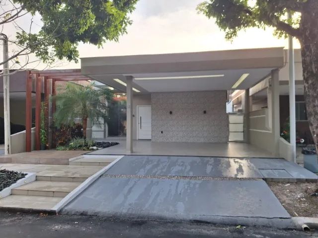 Casa no condomínio Vila Tropical, com planejados Todeschini e piscina