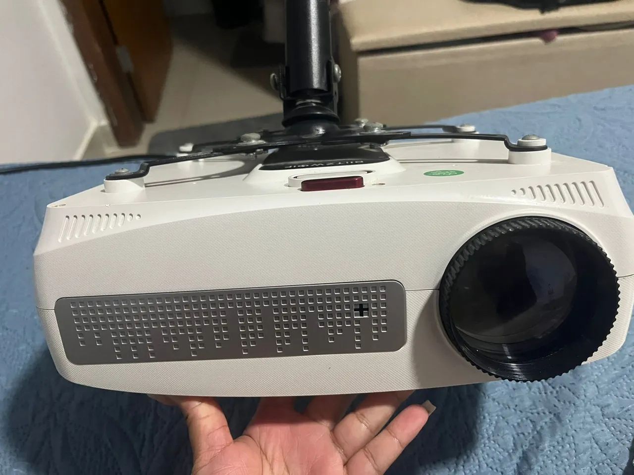 Vende-se projetor blitzwoif modelo BW-VP6. 