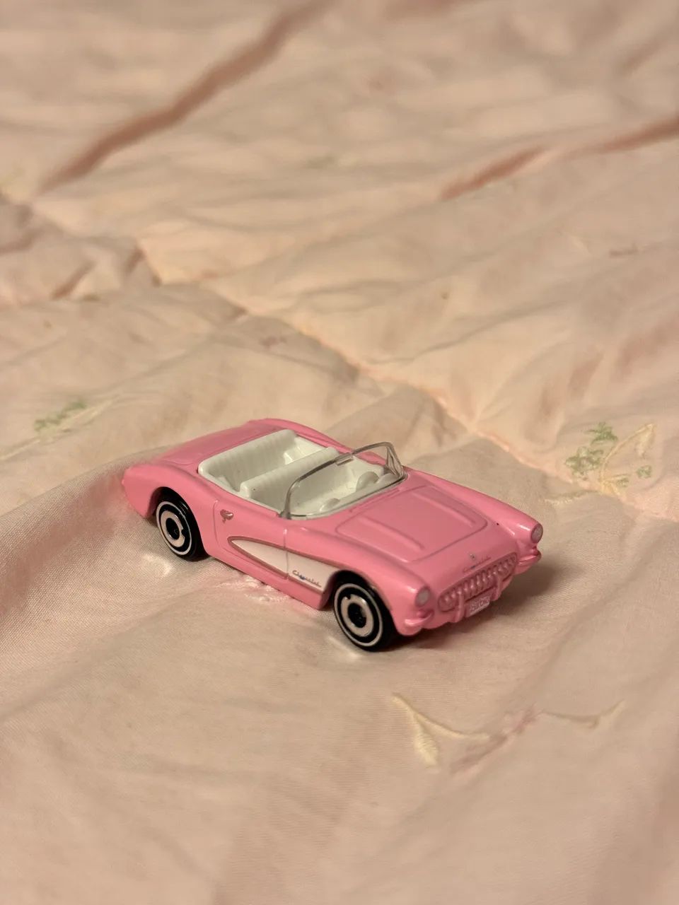 Hot wheels 1956 corvette, Barbie rosa 