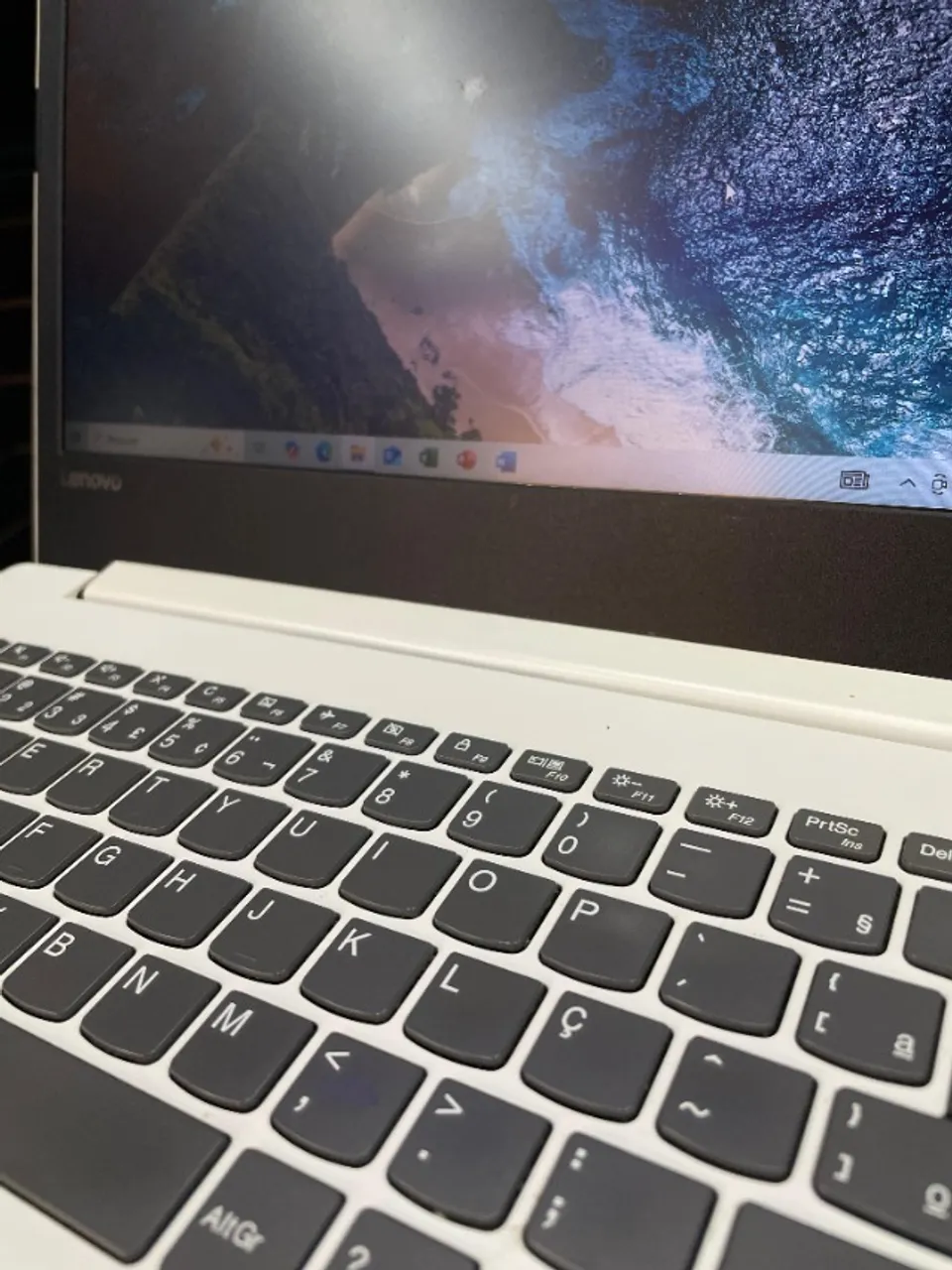 Notebook Lenovo IdeaPad 320 - i5 7ª geração - 8GB DDR4 - SSD 256GB Notebook Lenovo IdeaPad 320 - i5 7ª geração - 8GB DDR4 - SSD 256GB