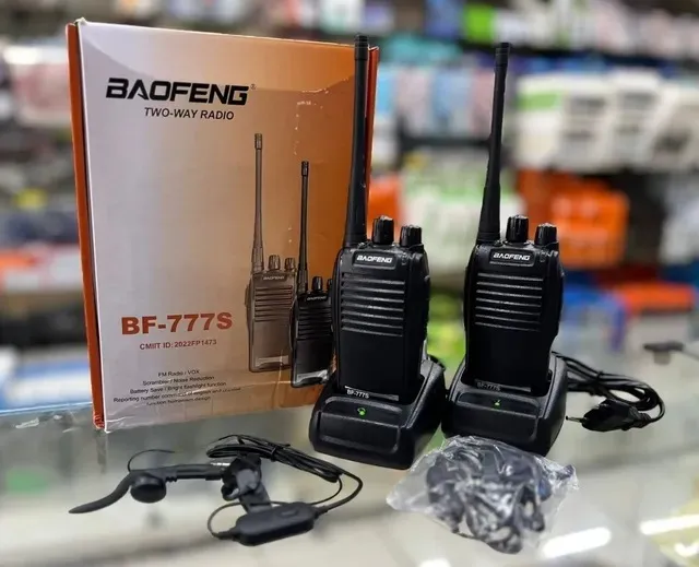 Par de Radio comunicador BF777s + Fones de Ouvido