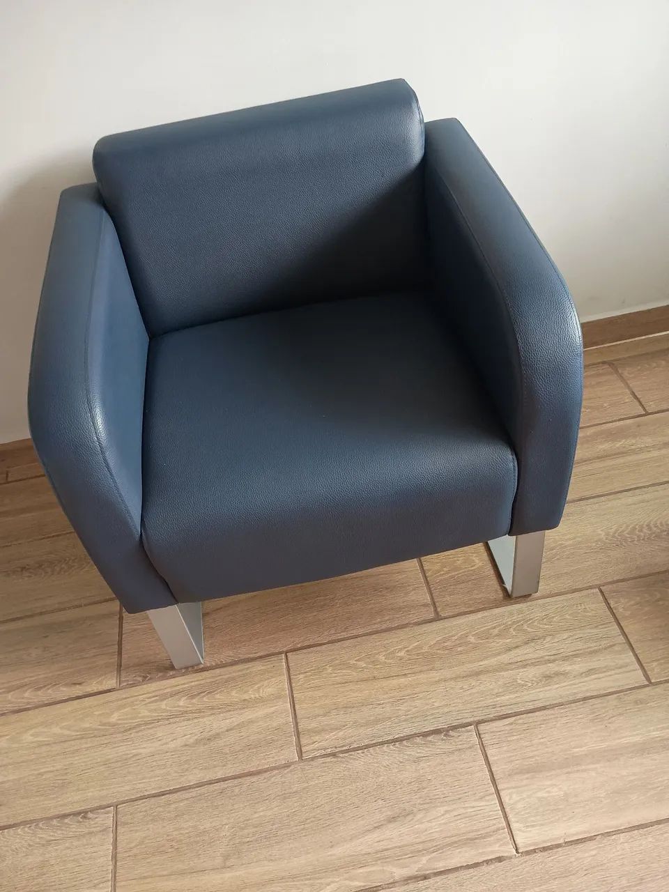 Poltrona confortável e moderna