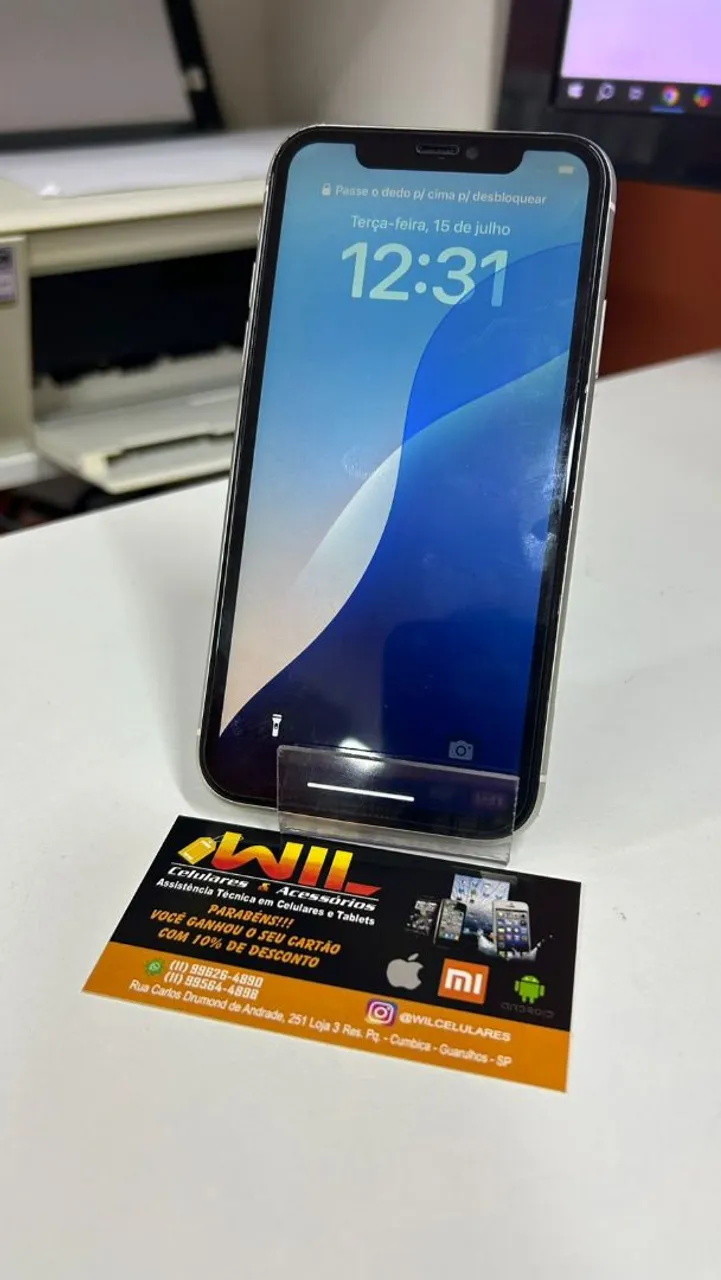 iPhone 11.128 gigas.Face id ok